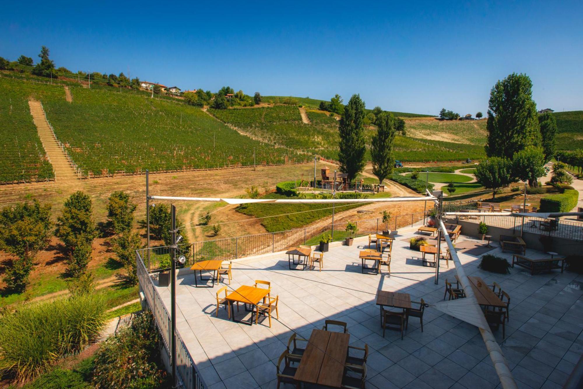 Reva Resort Monforte D'Alba Exterior photo