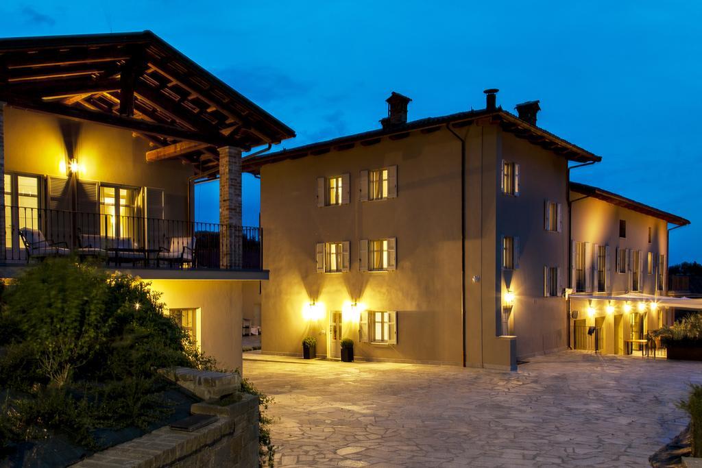 Reva Resort Monforte D'Alba Exterior photo