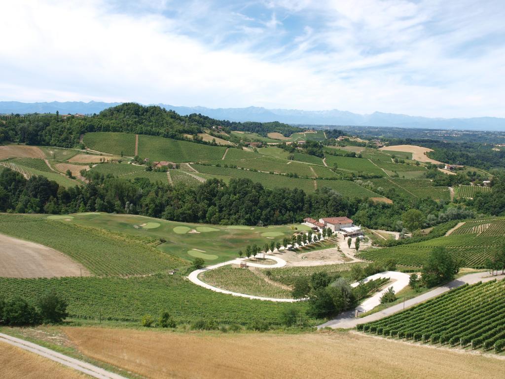 Reva Resort Monforte D'Alba Exterior photo