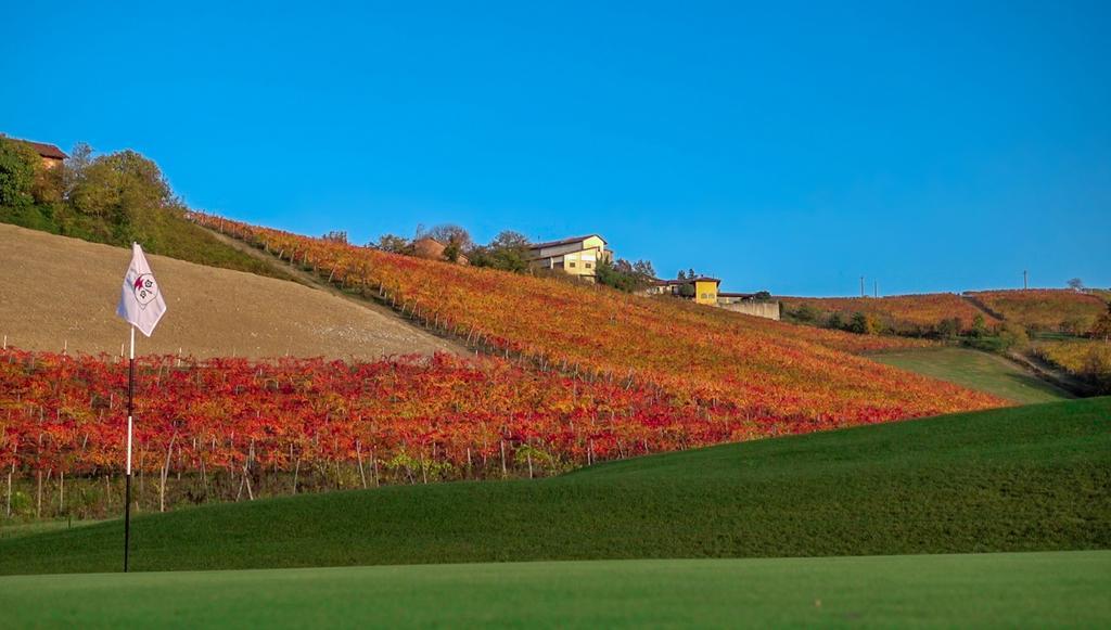 Reva Resort Monforte D'Alba Exterior photo